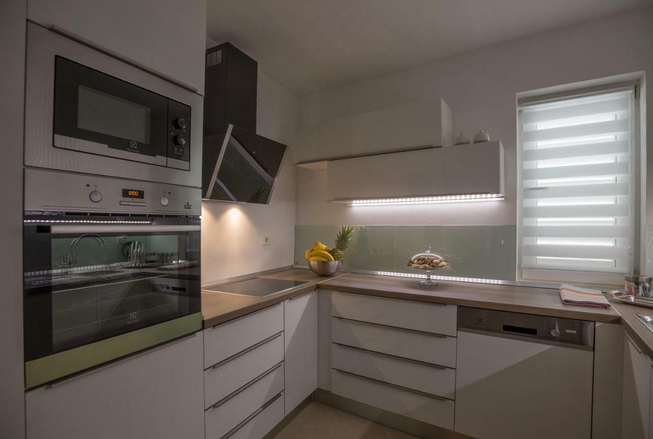 Апартаменты Andor - Lux, Two Beautiful Terraces With Sea & Sunset View Макарска Экстерьер фото
